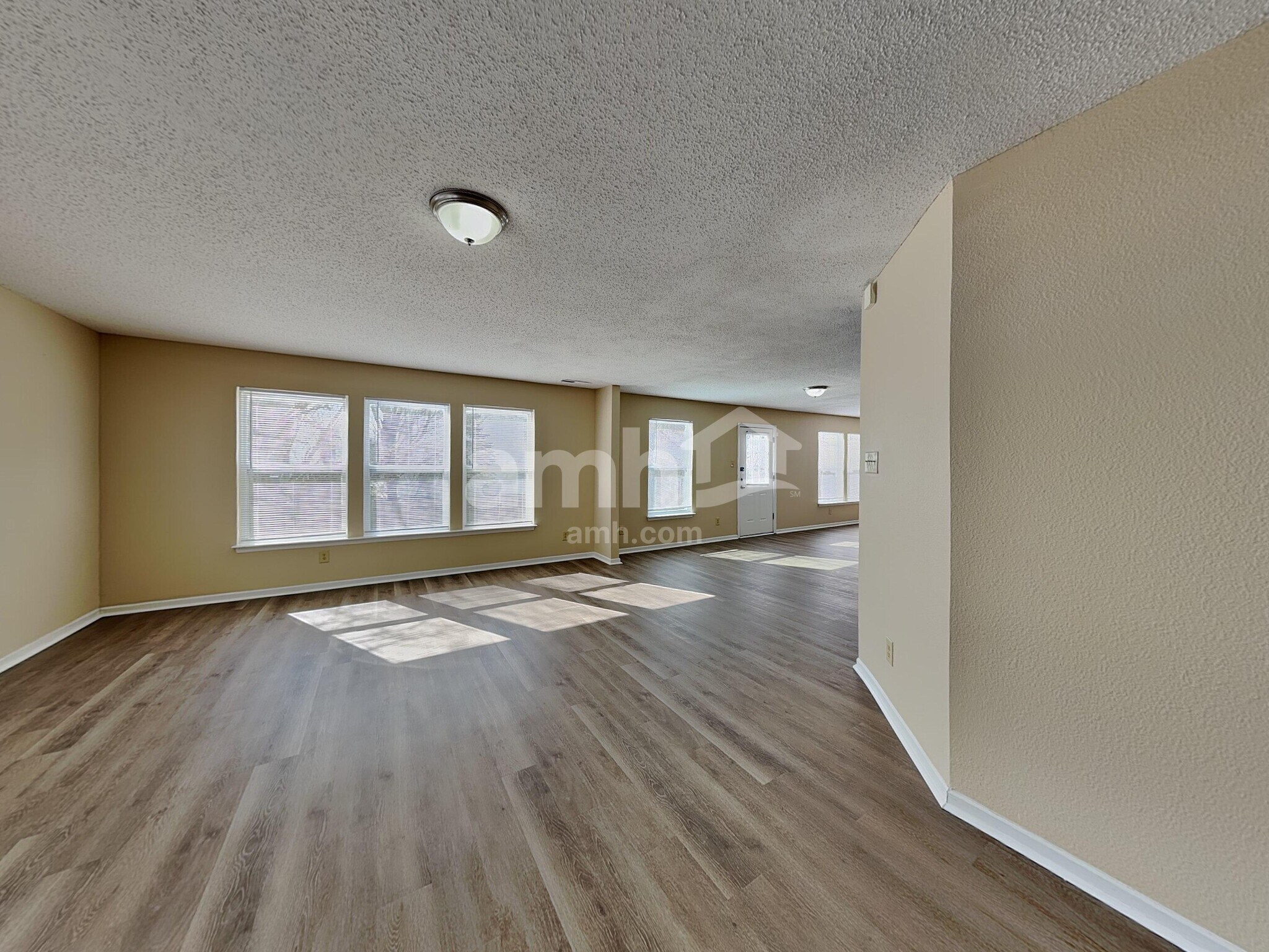 Building Photo - 10421 Parmer Cir