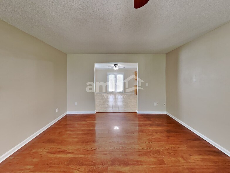 Building Photo - 11618 English Oak Ln