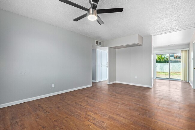 Building Photo - Beautifully updated Phoenix home!