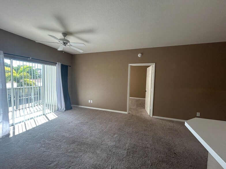 Building Photo - 2nd floor  2/2  condo in gated community