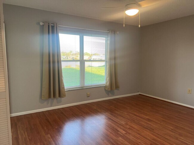 Building Photo - Lovely Lakefront Pinebrook South Home for Annual Rental