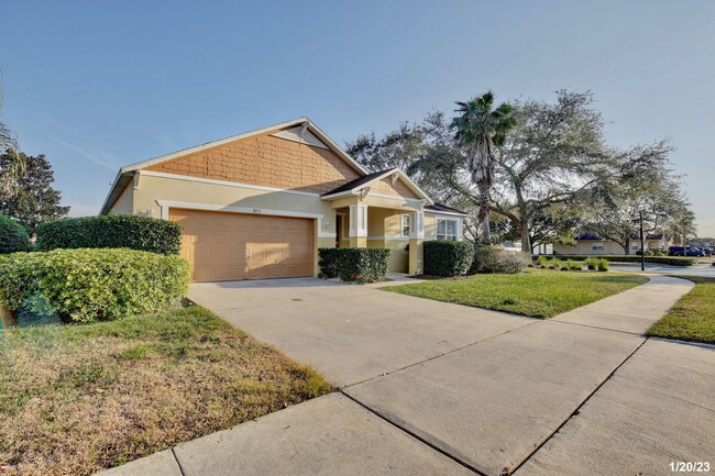 Building Photo - Spacious 3/3 Beautiful Home with a 2 Car G...