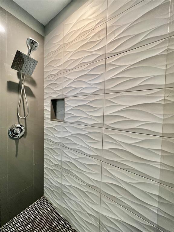 Building Photo - 2213 E 11th Ave