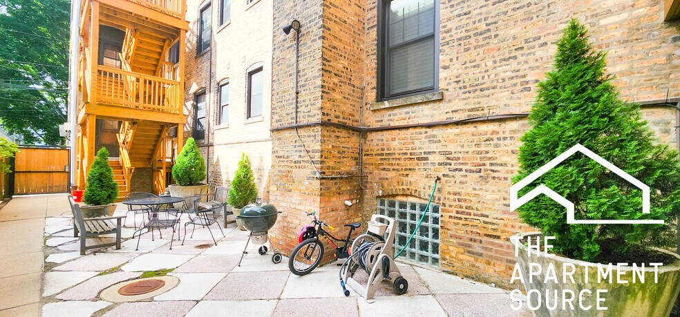 Building Photo - 831 Seward St