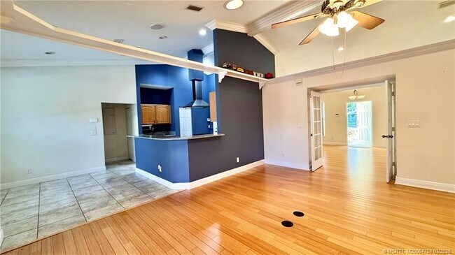 Building Photo - 510 SW South Carolina Dr