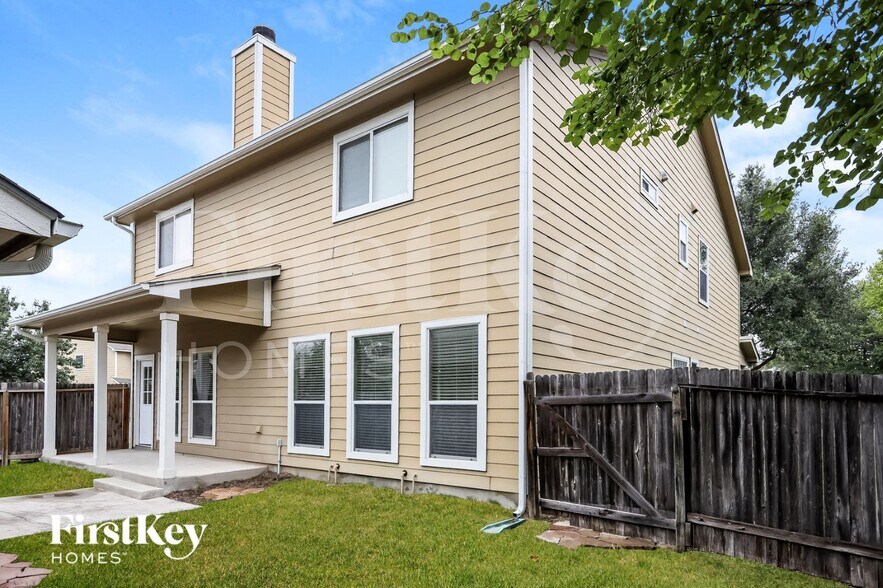 Building Photo - 101 Happy Tr