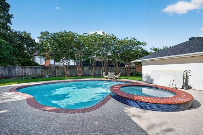 Building Photo - 3910 Chile Dr