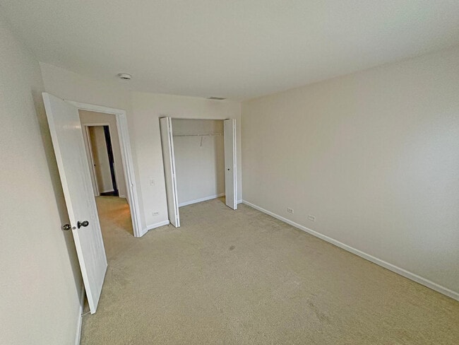 Building Photo - 2624 Carrolwood Rd