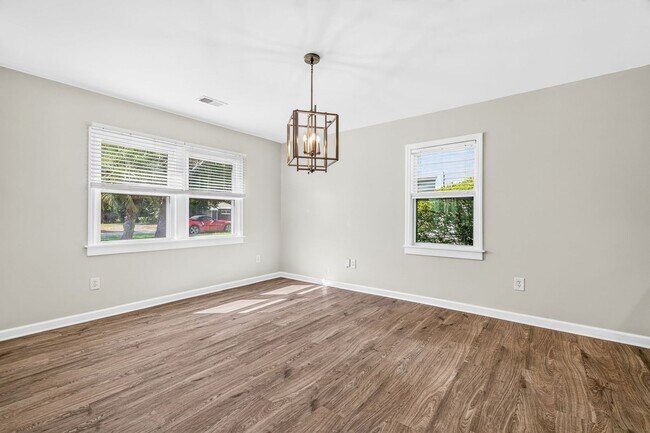 Building Photo - Move-In Ready Home in Hanahan