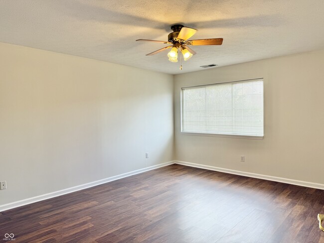 Building Photo - 8272 Enclave Blvd