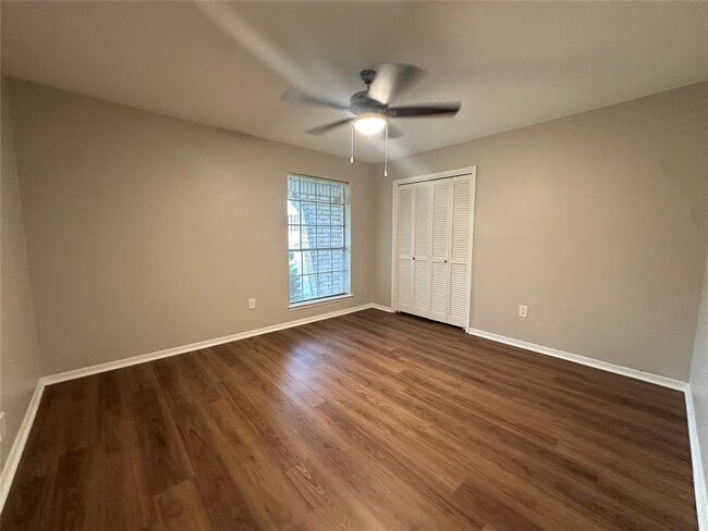 Building Photo - 12139 Huntington Park Dr