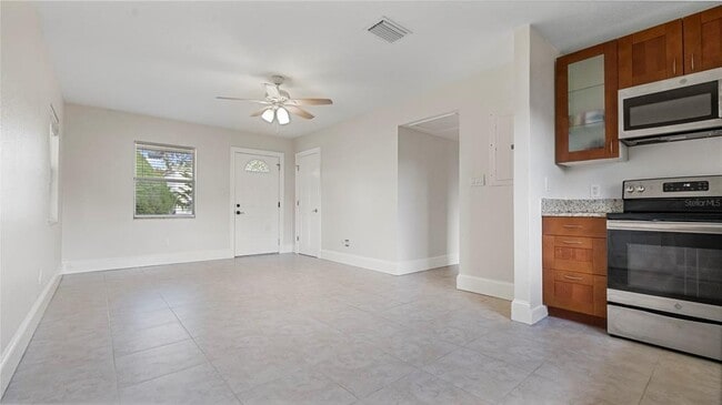 Building Photo - 3202 W Rogers Ave
