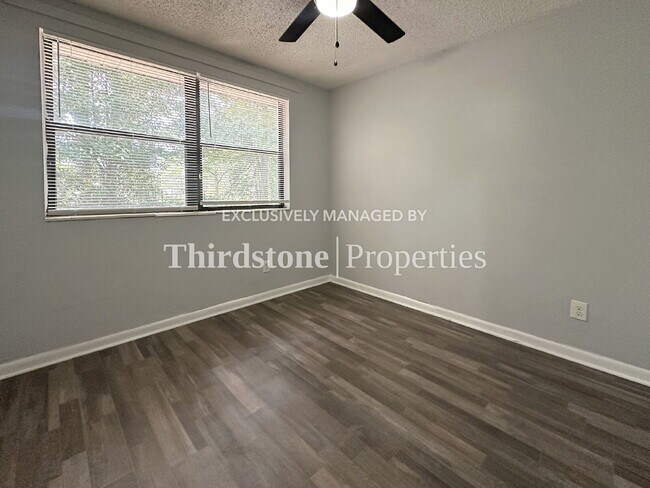 Building Photo - 1160 Comanche St