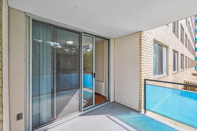 Building Photo - 10401 Grosvenor Pl