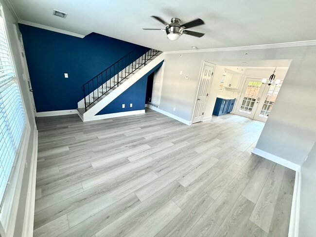 Building Photo - 28 Villa Ct SE