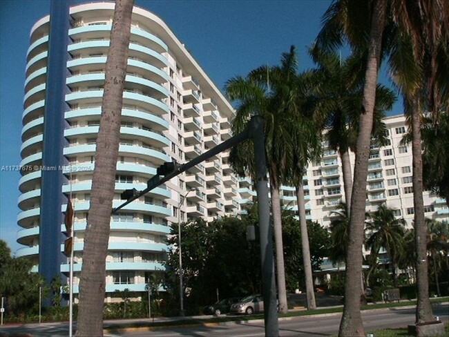 Building Photo - 5161 Collins Ave