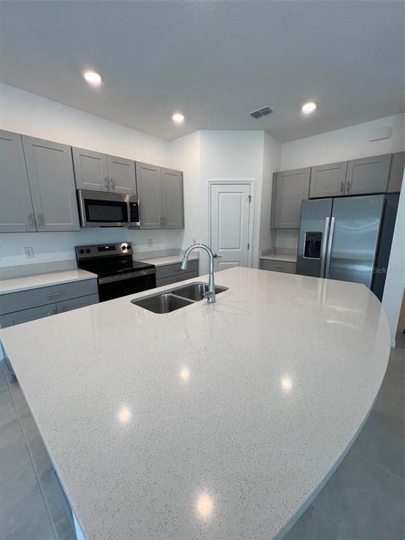 Building Photo - 2958 Canary Ave