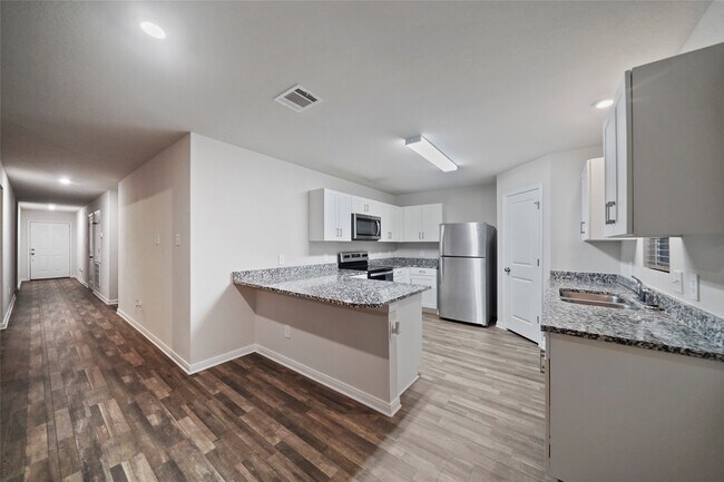 Building Photo - 15536 Briar Forest Dr