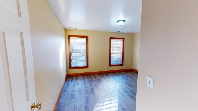 Building Photo - Beautiful Spacious Single-Family Home in Beaver Hills | 8-bed 3.5-bath