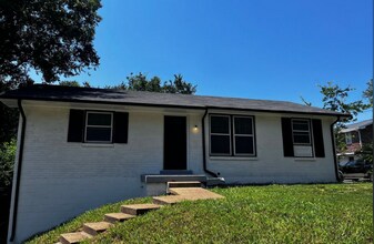 Building Photo - 127 Cherokee Pl