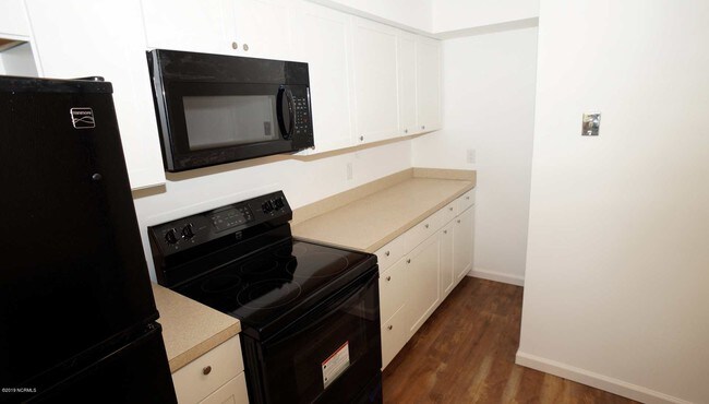 Building Photo - 142 Quarterdeck Townes