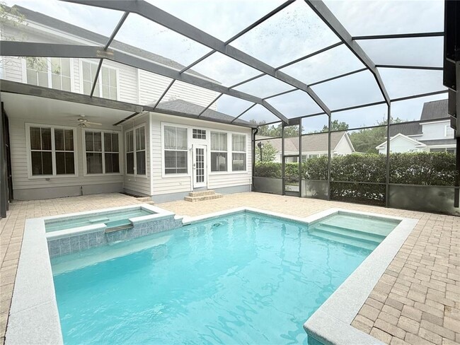 Building Photo - 902 Waterside Dr