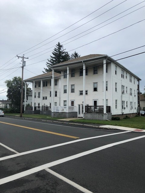 Building Photo - 571 Chicopee St