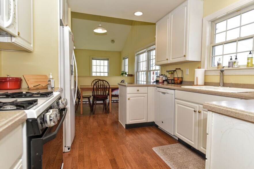 Building Photo - 66 Pheasant Run