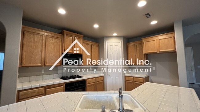 Building Photo - Spacious Elk Grove 3bd/2ba Home with 2 Car...