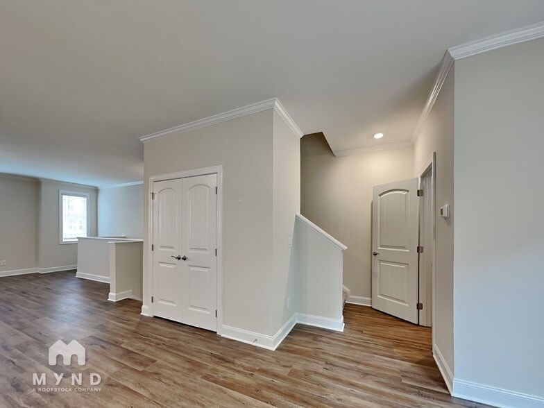 Building Photo - 6935 Woodland Stream Pl