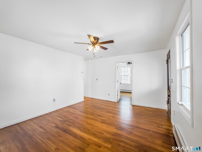 Building Photo - 31 Loveland St