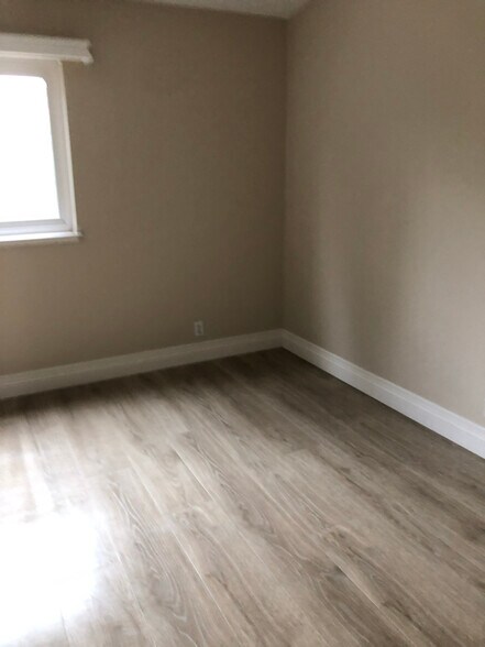 Building Photo - 7854 Windsor Ln