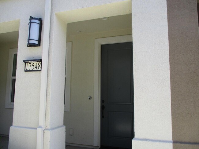 Building Photo - 17548 Mason Ln