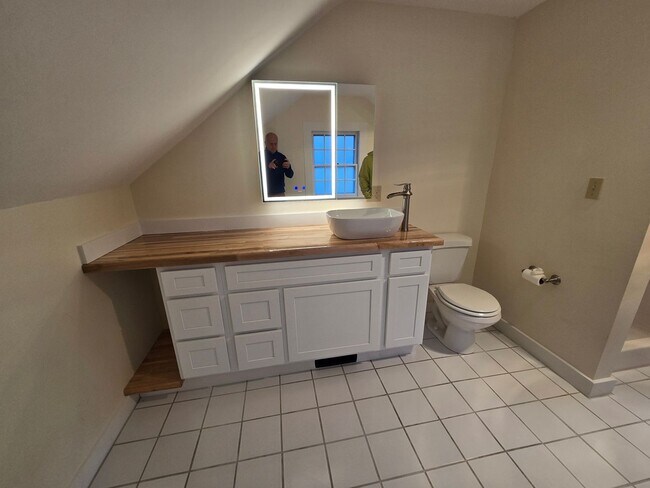 Building Photo - 5 Hillside Ave