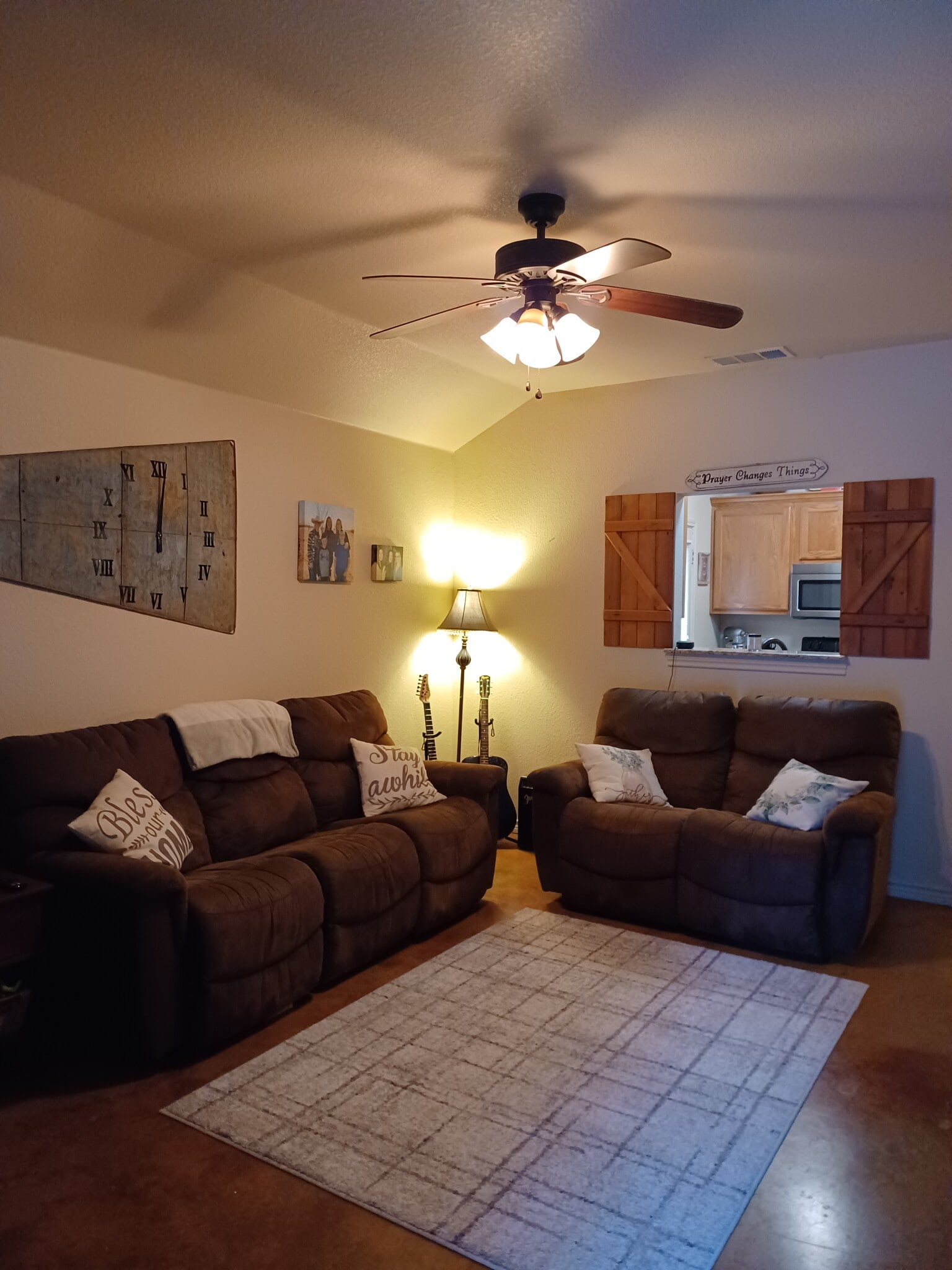 Building Photo - 809 Golf Course Rd