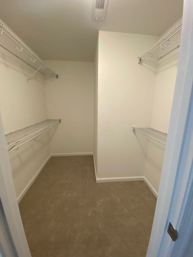 Building Photo - Available July 15, 2025!  2 bedroom condo ...