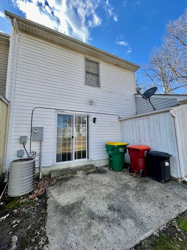 Building Photo - 1619 Autumn Dr