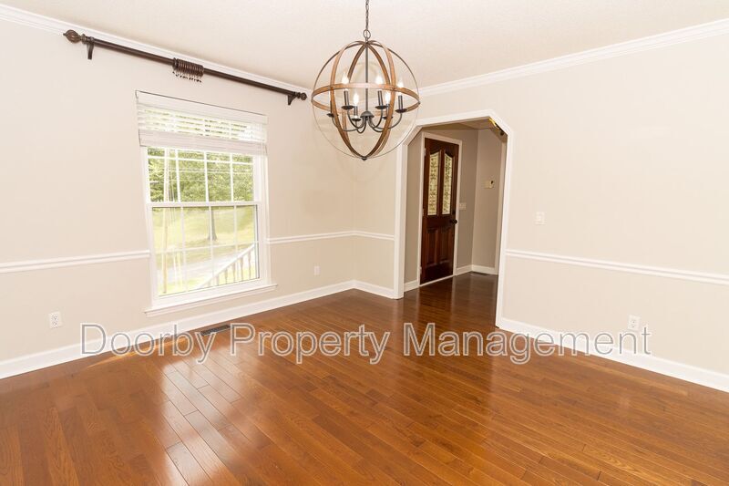 Building Photo - 510 Woodrose Ln