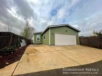 Building Photo - 1313 Bramblewood Ln