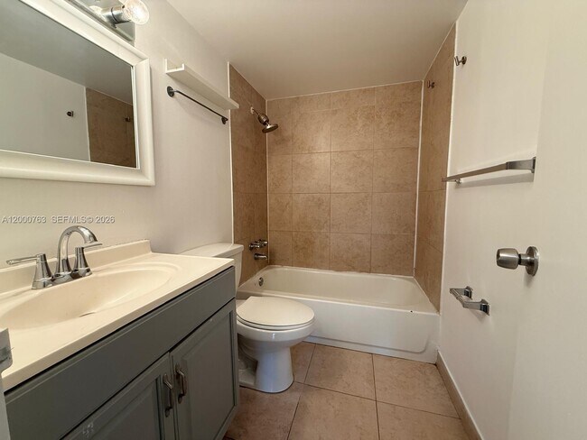 Building Photo - 1805 Sans Souci Blvd