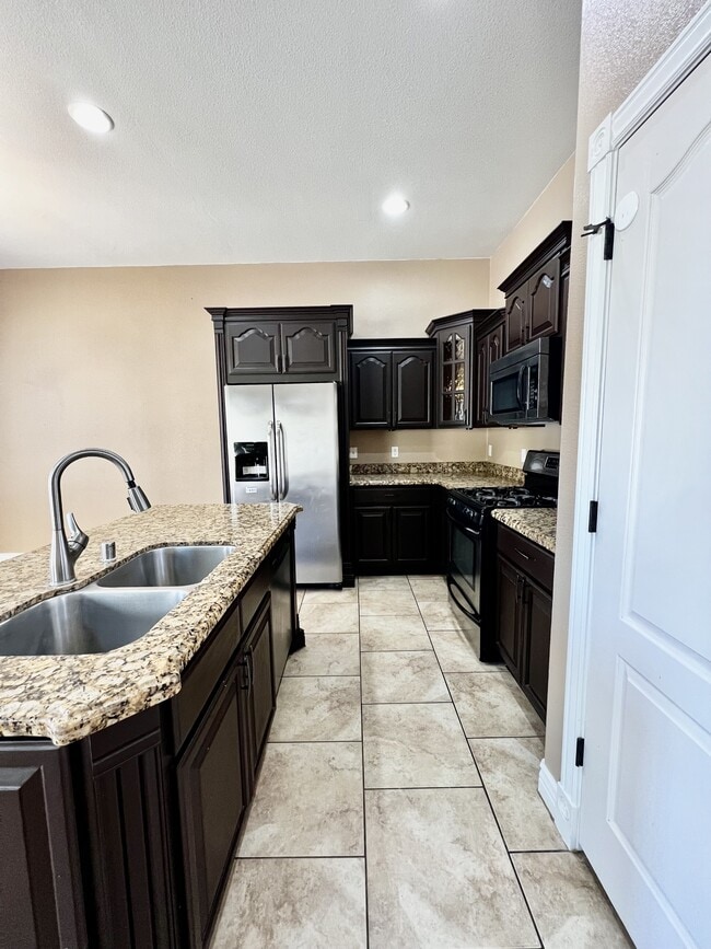 Building Photo - 3727 Grand Bahamas Dr