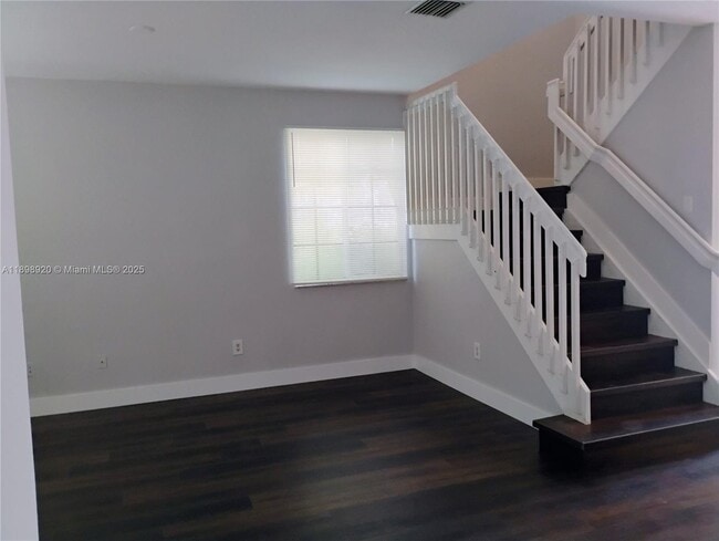Building Photo - 1115 Lucaya Dr