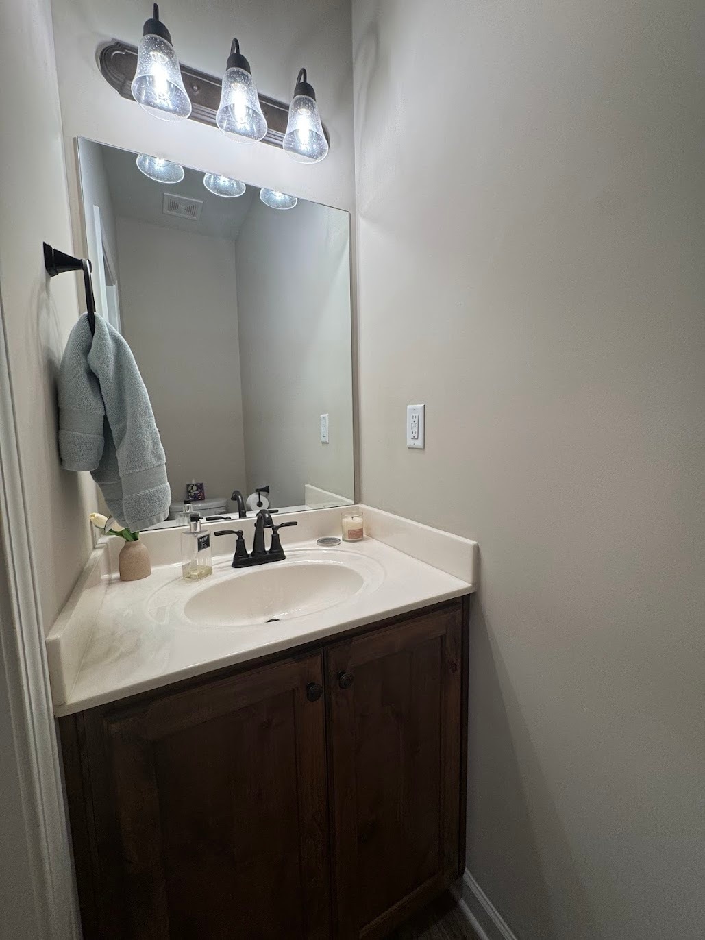 Downstairs Half Bath - 2533 Darlene St