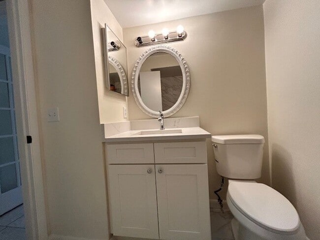 Building Photo - Newly renovated 3/2 Home in the Wedgewood ...