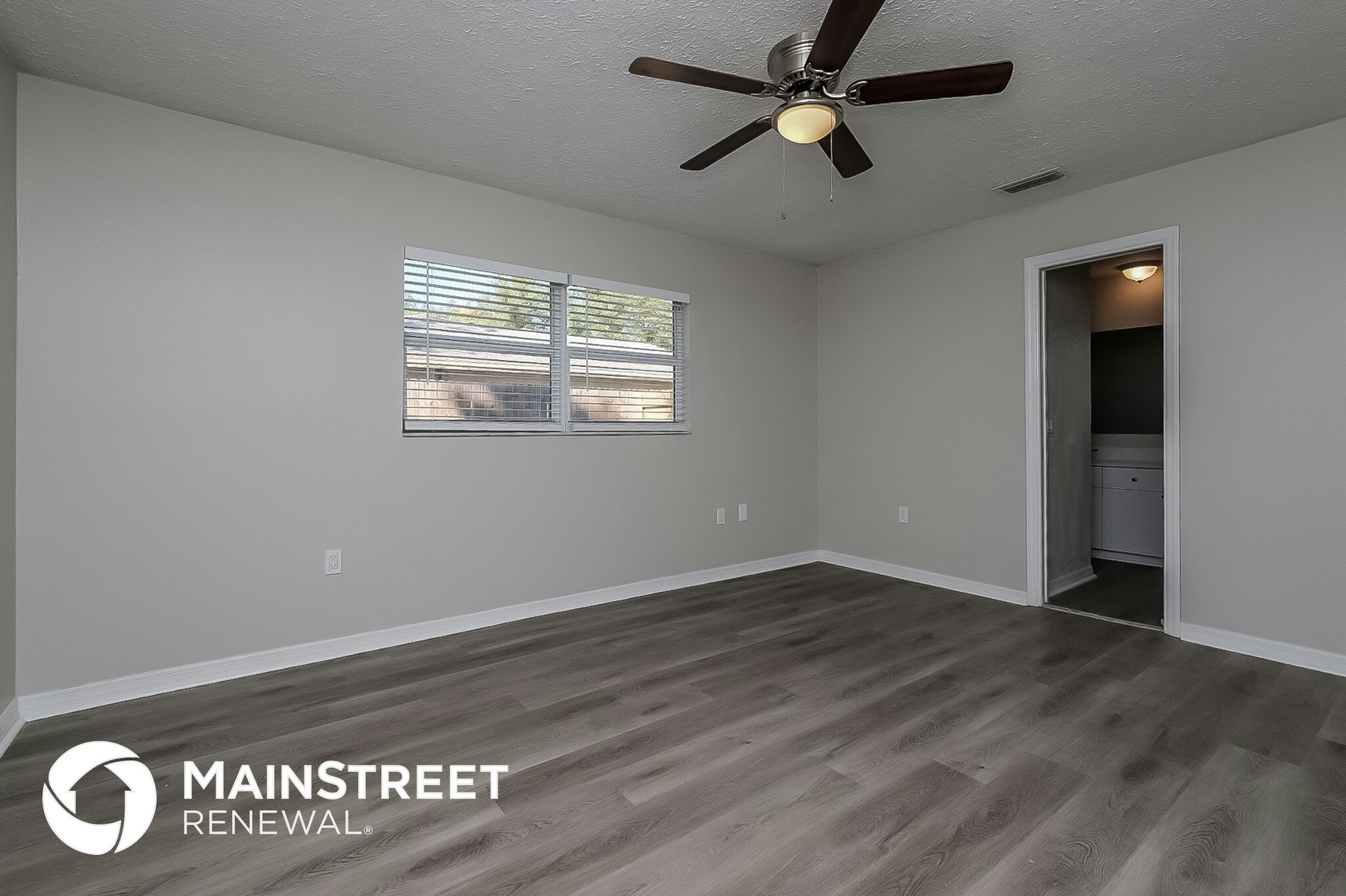 Building Photo - 7900 Lightfoot Dr