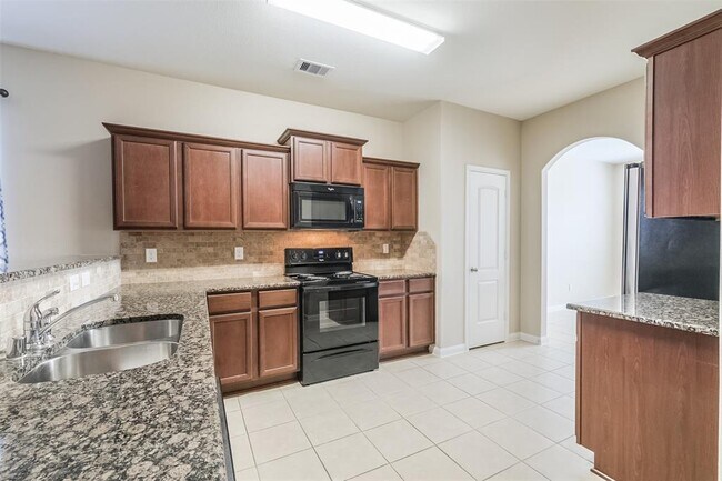 Building Photo - 5114 Harbor Palm Dr