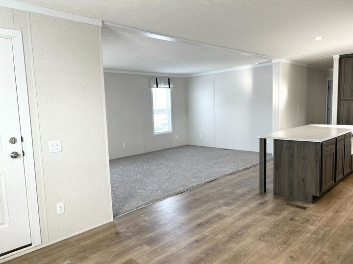 Building Photo - 29909 Flushing Dr