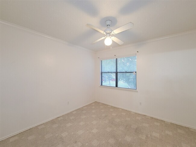 Building Photo - 3610 Honey Creek Dr