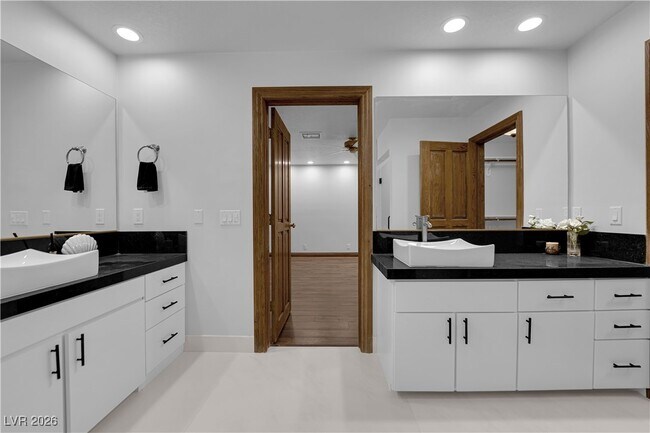 Building Photo - 2513 Wimbledon Dr