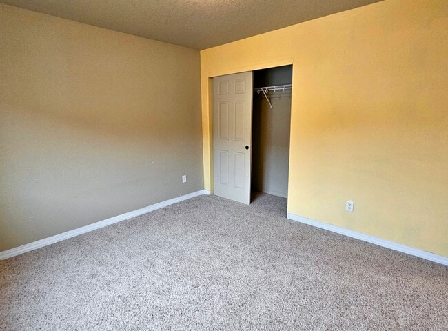 Building Photo - 1447 Azalea Ave